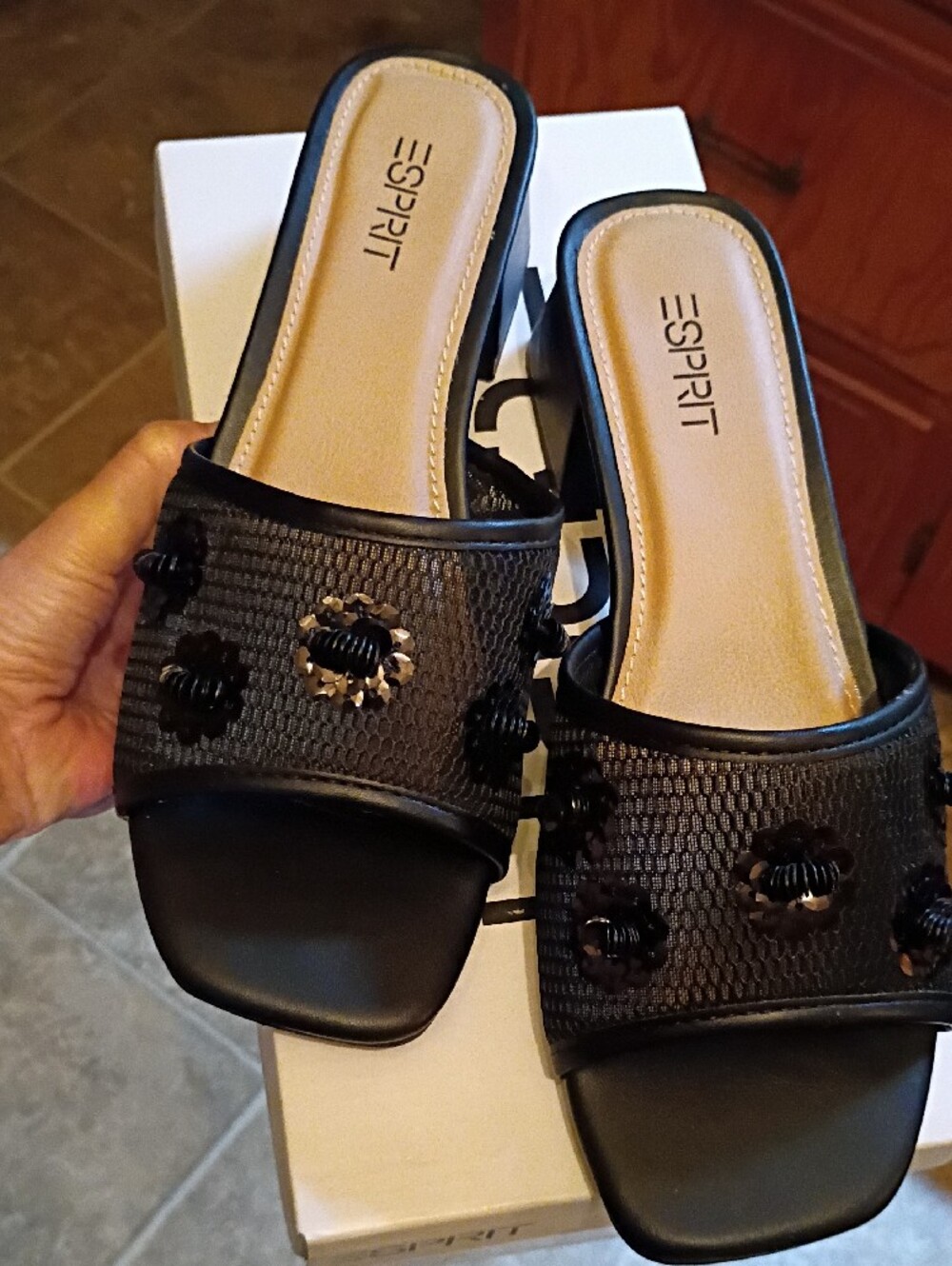Esprit Women's Black Slip-On Mules with Knotted Floral Accents Size 7, NWT W/Box - Picture 9 of 16